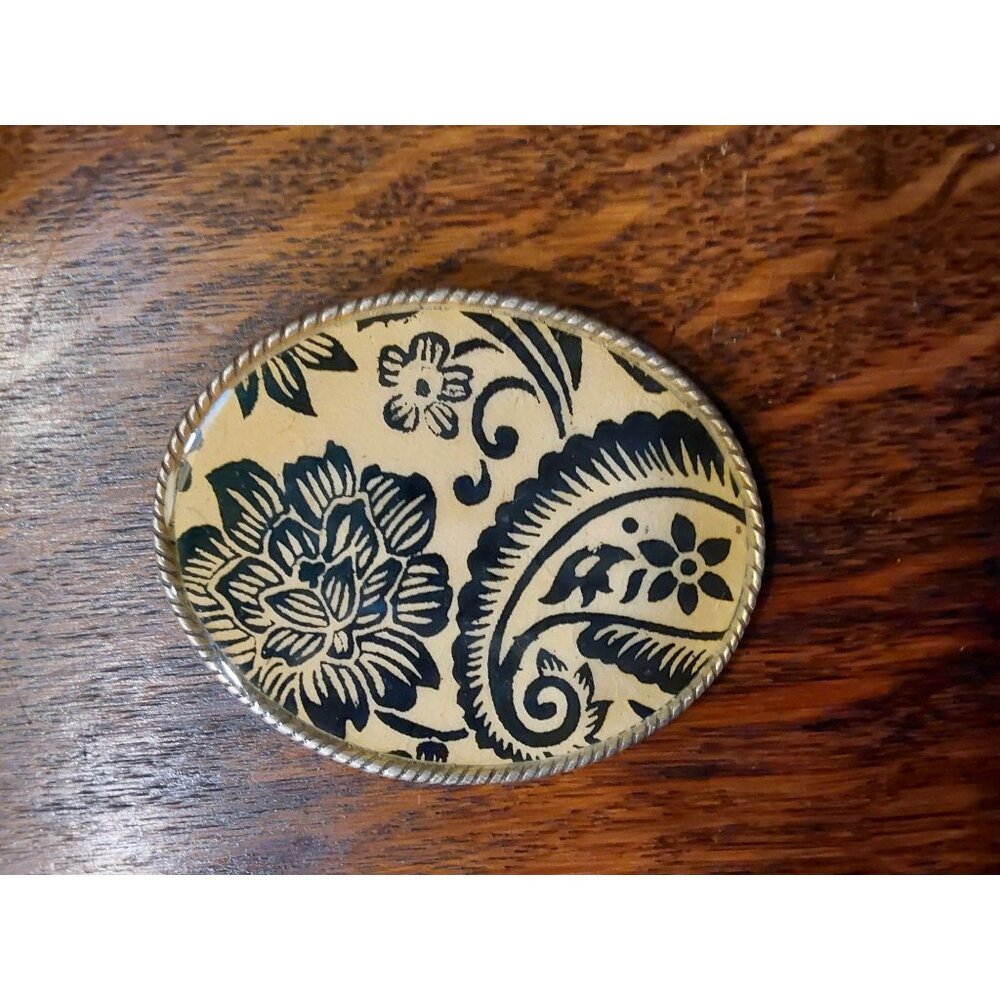 NEW Vintage No Brand Women's Black and Cream Floral Belt Buckle. Made in Spain
